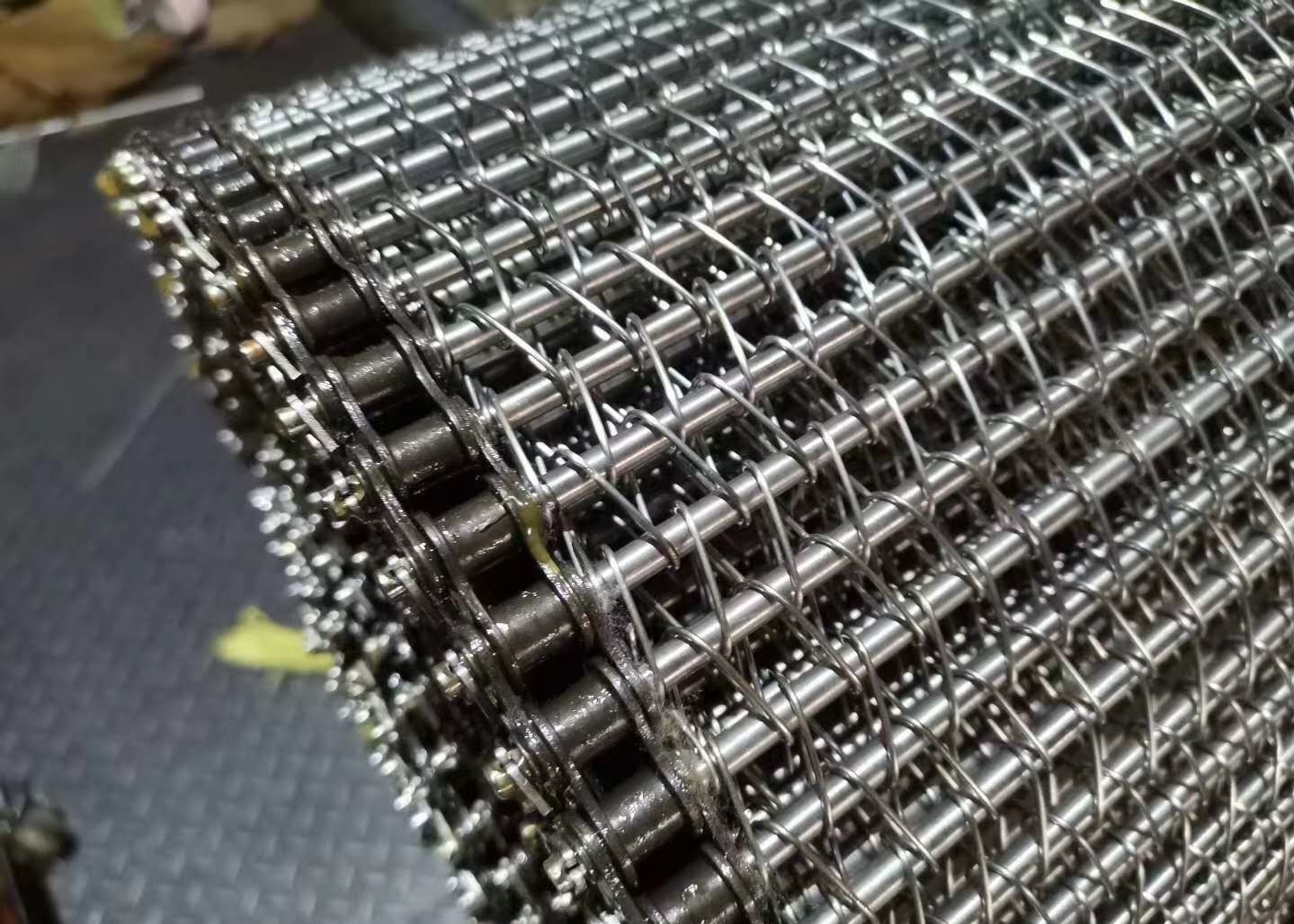 China 1mm 1/2inch Flat Wire Conveyor Belt Flex Stainless Steel Mesh Belt factory
