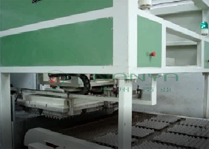 China High Speed Waste Paper Egg Carton / Egg Tray / Fruit Tray Making Machine factory
