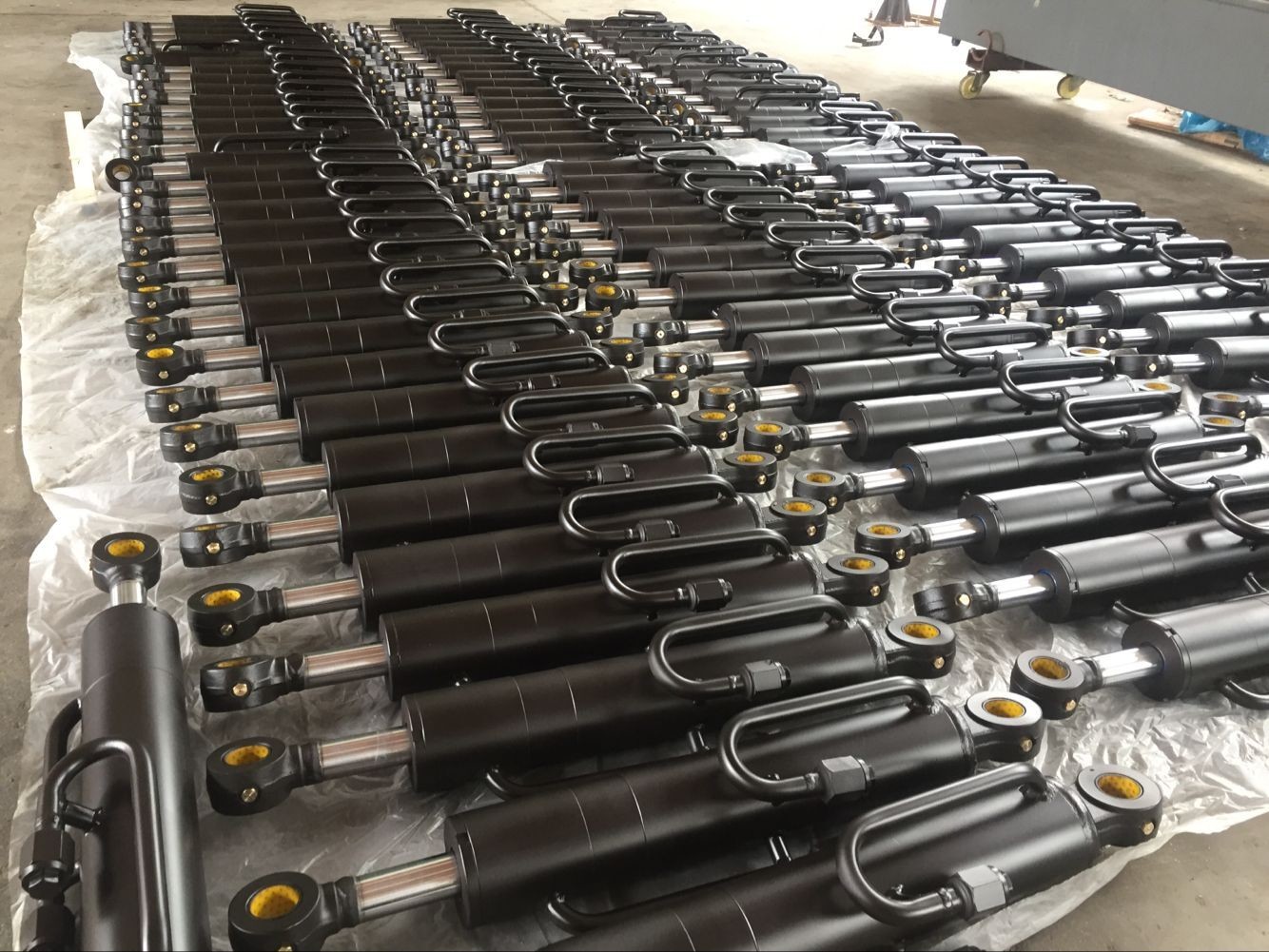 China Round Line Piston Rod Custom Hydraulic Cylinders Medium Duty 3000PSI Working factory
