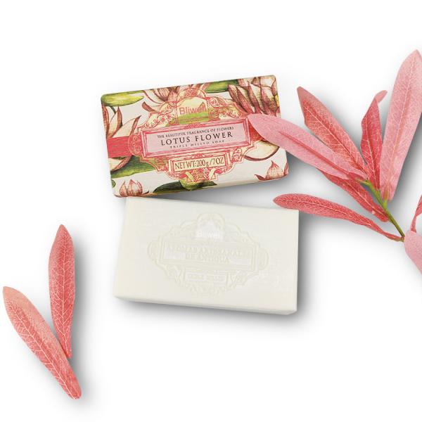 Quality OEM Natural handmade soap with lotus a delicate fragrance Plant extracts whitening skin Face Soap for sale