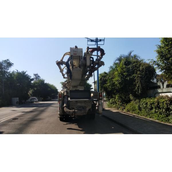Quality 300KW Zoomlion Concrete Boom Truck , Boom Pump Truck Well Maintenanced for sale