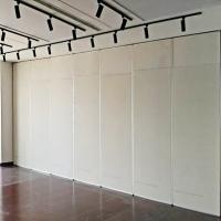 China Operable Sliding Folding Interiors Wooden Door Movable Partition Walls For Banquet Hall Meeting Room factory