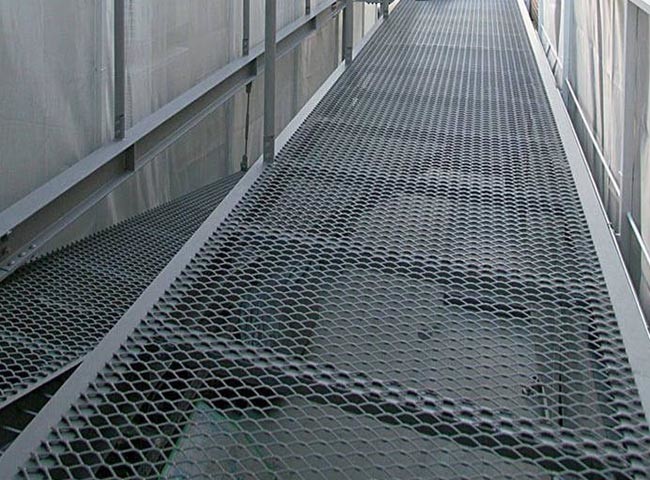 Expanded Metal Grating for Secure Walking