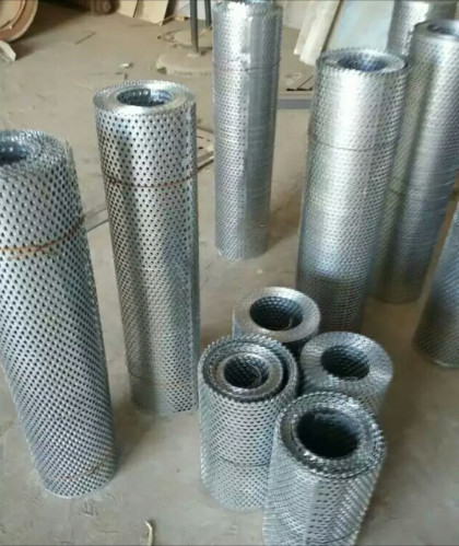 China 0.5mm thickness Stainless Steel Perforated Metal Mesh Coil factory