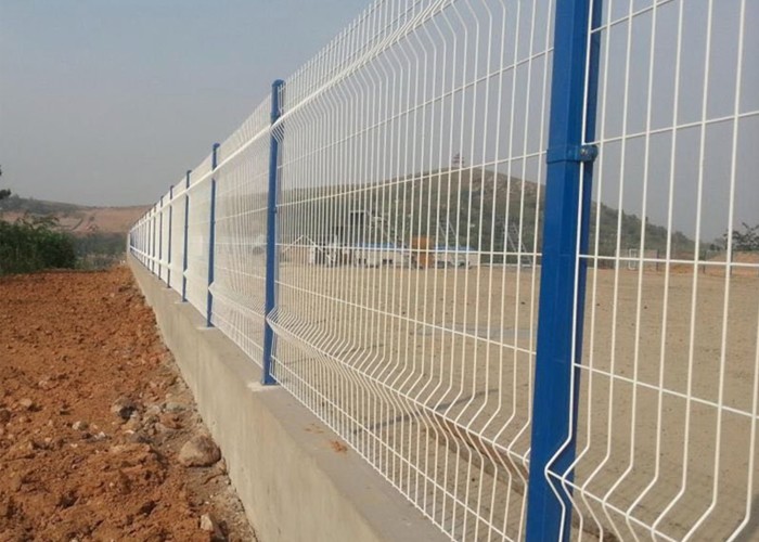 China 3D Curved Metal Mesh Fence , 358 5 Foot Welded Wire Fence factory