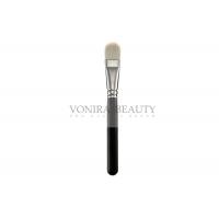 China Extremely Natural Hair Makeup Brushes Goat Hair Flawless Concealer Brush Wood Handle factory