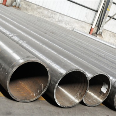Quality P1 P5 P9 Alloy Seamless Steel Pipe Astm A335 With Black Painted Surface for sale