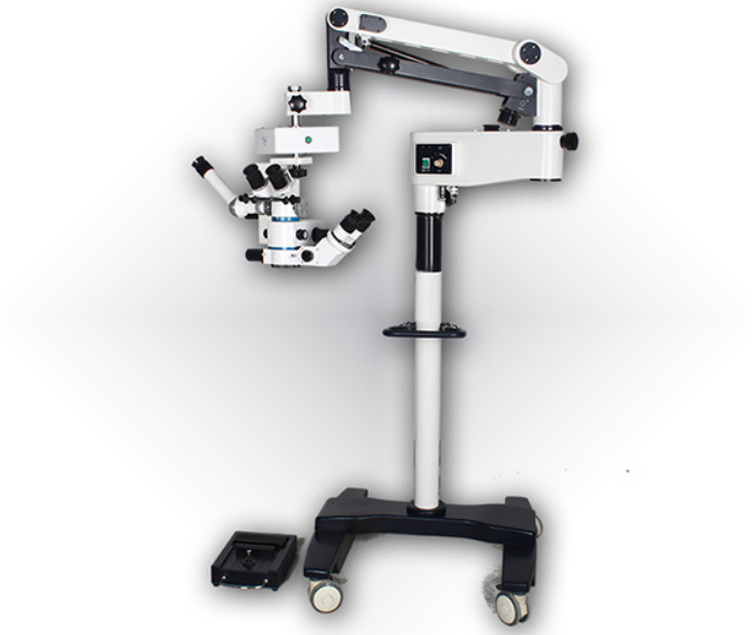 China Surgical 3.5x-21x Operating Microscope Ophthalmology 160000Lux for sale