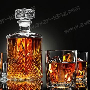 Quality OEM 1500g Luxury Spirits Whiskey Glass Bottle for sale