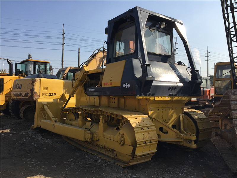 China Used Komatsu Bulldozer D85 S6D125E engine 24T weight with Original Paint and air condition for sale factory