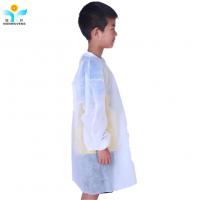 China 40gsm Polypropylene Disposable Lab Coat , OEM Non Woven Lab Coat For Kids factory