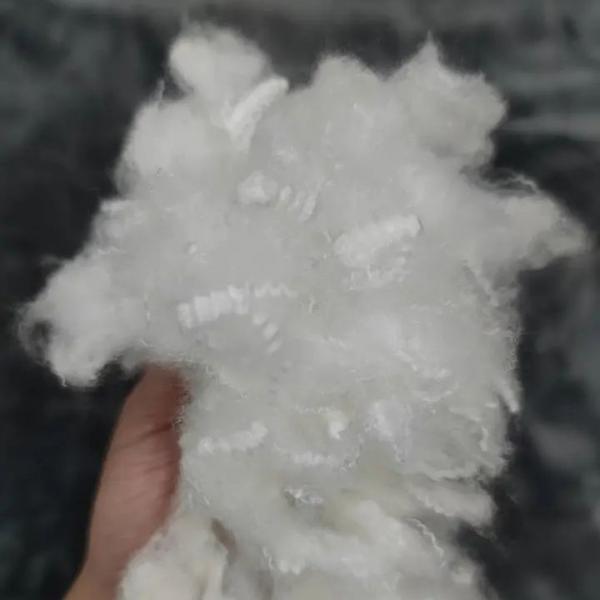 Quality Bright Short Polyester Staple Fiber High Resilience Low Oil Content for sale