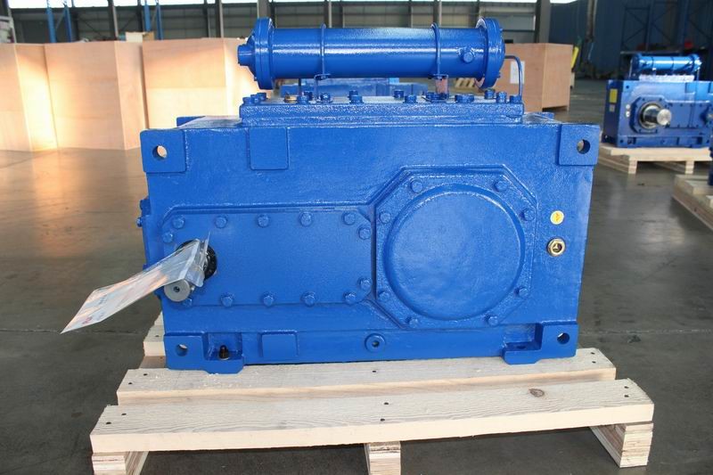 China Parallel Shaft Industrial Horizontal Gearbox Flender standard Heavy Duty Gear Units Parallel Shaft Helical Gear Boxes factory