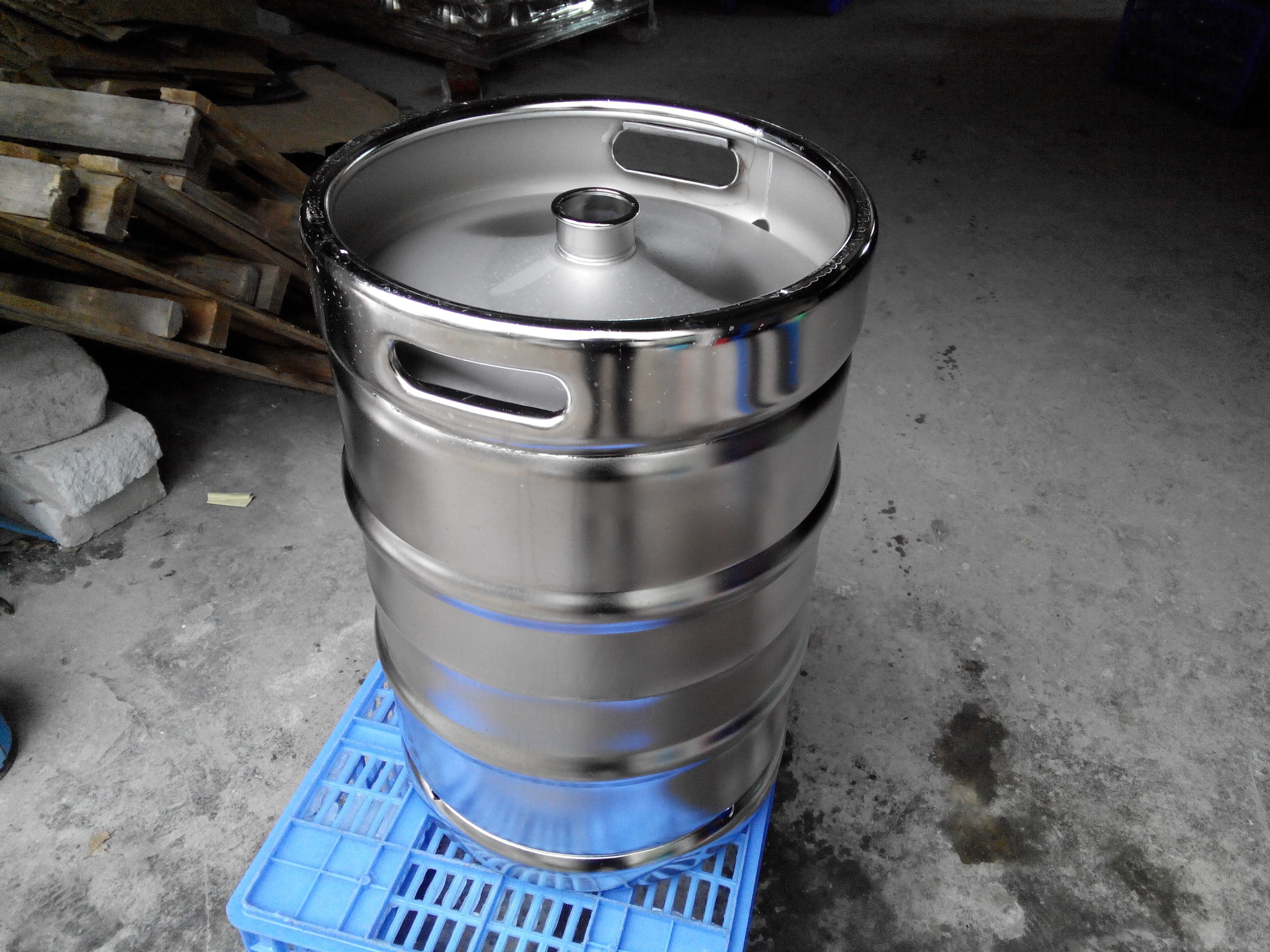 China Large Stainless Steel Beer Keg Electro Polishing 15.5 Gallon Keg SGS FDA Certificated factory
