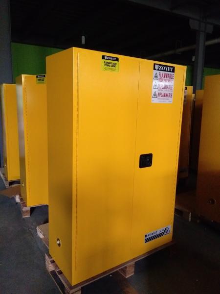 Vertical Corrosive Chemical Storage Cabinets 60 Gallon For