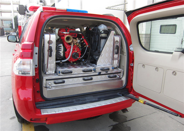 China V20D2S Hand Fire Pump Fire Service Vehicle , Toyota Chassis Fire Pumper Truck factory