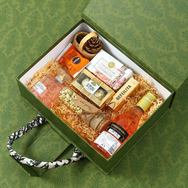 Quality CMYK Printing Cardboard Candy Custom Wedding Gift Box With Handles for sale