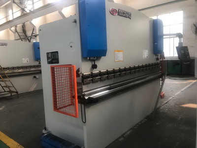 Quality 7.5KW Motor Power Sheet Metal Press Brake With Steel Construction for sale