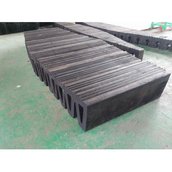 Quality Marine Rubber W Type Boat Fenders For Tugboats Fender Application for sale