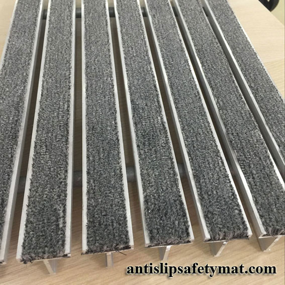 Quality CE Commercial Aluminum Walk Off Mat High Traffic Entrance Mats 1.5mm Thick for sale
