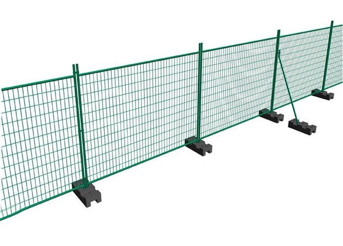 China 6ft X 9ft Galvanised Steel Wire Mesh / Temporary Fencing Panels 60 X 150mm for sale