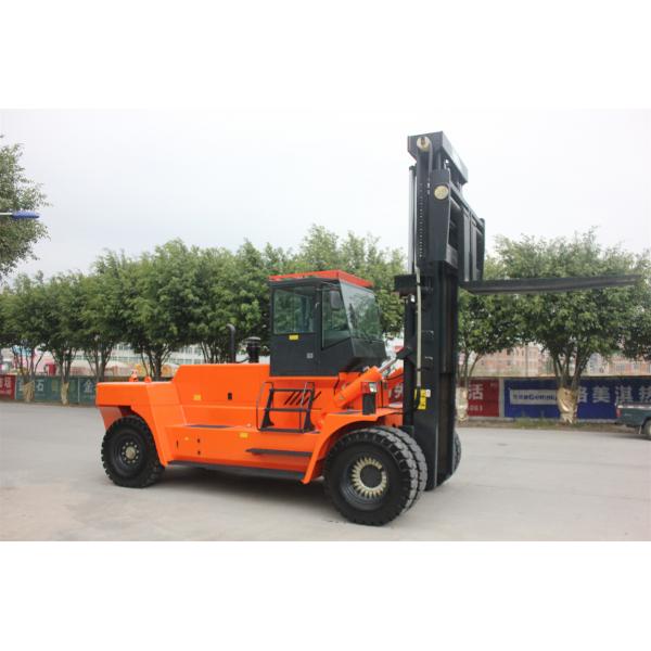 Quality Reliable Four Wheel Drive Forklift , 30 Ton Forklift Turning Radius 7260mm for sale