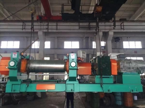 XK-450 Automatic Two Roll Mixing Mill For Compounding Rubber With Stock Blender 1