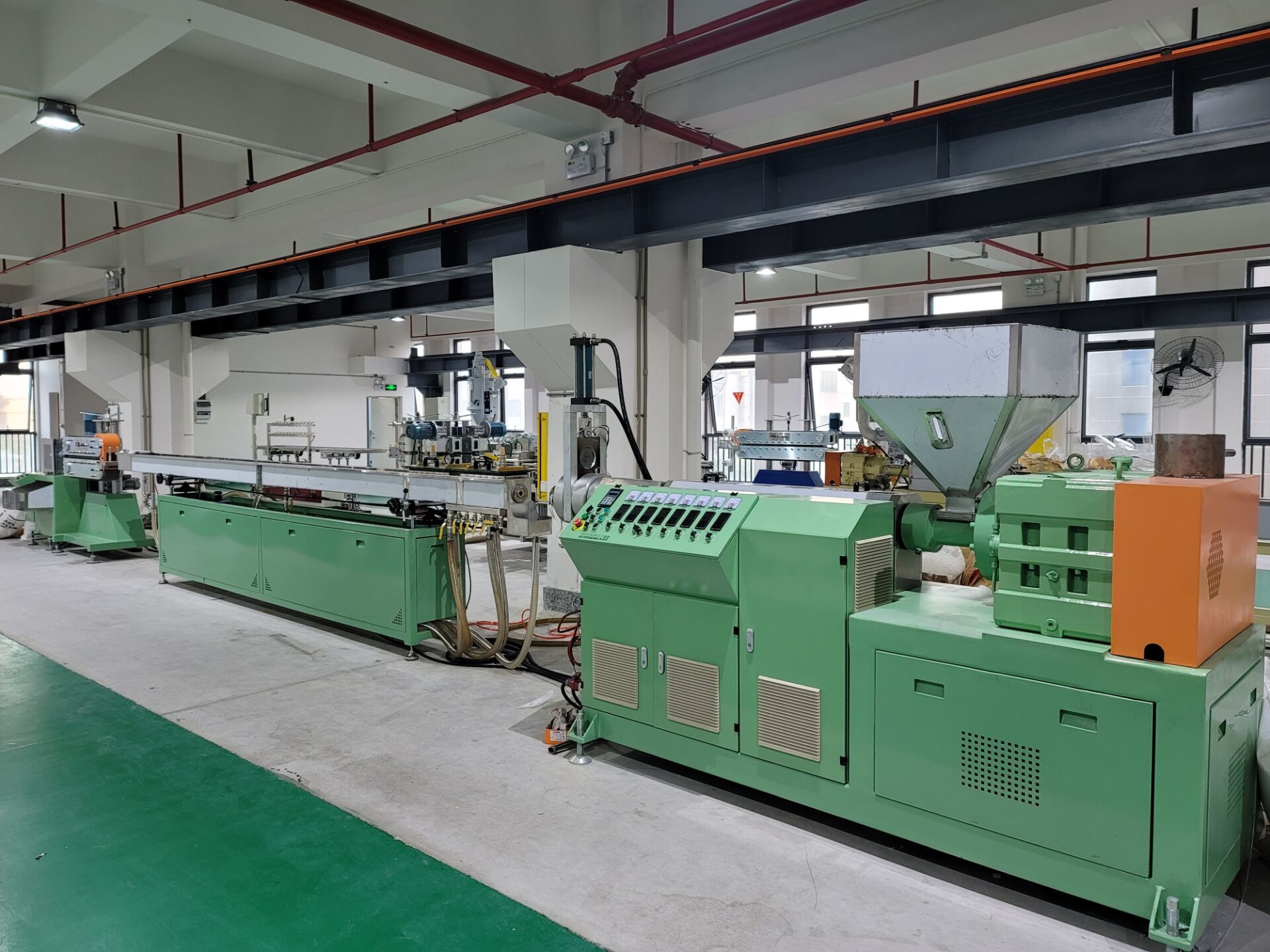 China HDPE Mbbr Biofilter Media Production Line Waste Water Treatment factory