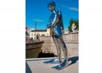 China Mirror Polished Life Size Ss Sculpture Diver Sculpture For Outdoor Decoration factory