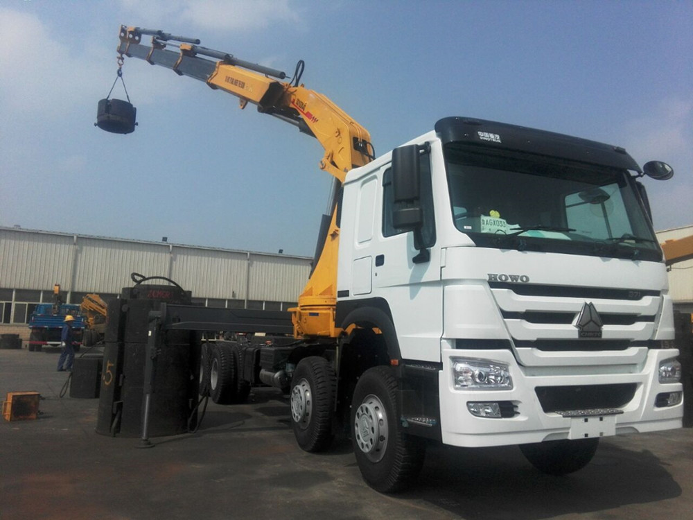 China 5610mm Span SQ16ZK4Q 16000kg HOWO 6×4 Chassis  Knuckle Boom Lorry Crane With 11m factory