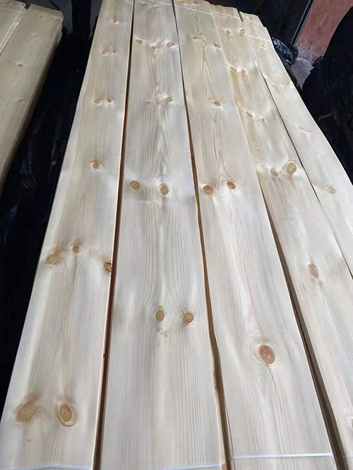 China OEM Natural Wood Veneer Flat Cut Knotty Pine 12% Moisture 250cm Length factory