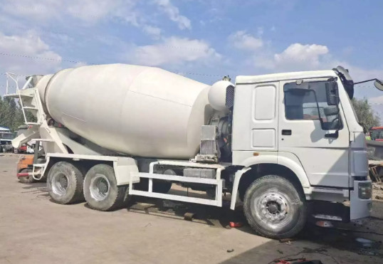 Quality Dongfeng Construction Mixer Truck Mounted Concrete Mixer With Pump 8950kg for sale