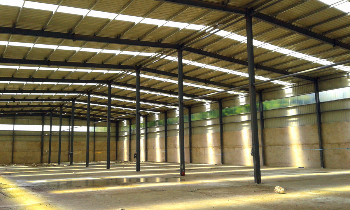 China Prefab Steel Structure Construction / Warehouse Steel Frame Construction factory