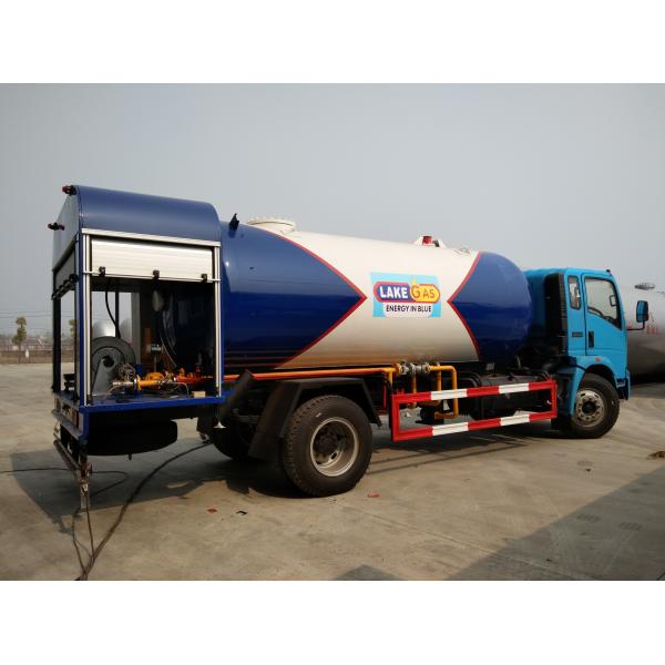 Quality HOWO 4X2 12000 Liters LPG Gas Truck , 12cbm 6 Tons Bobtail Propane Truck for sale