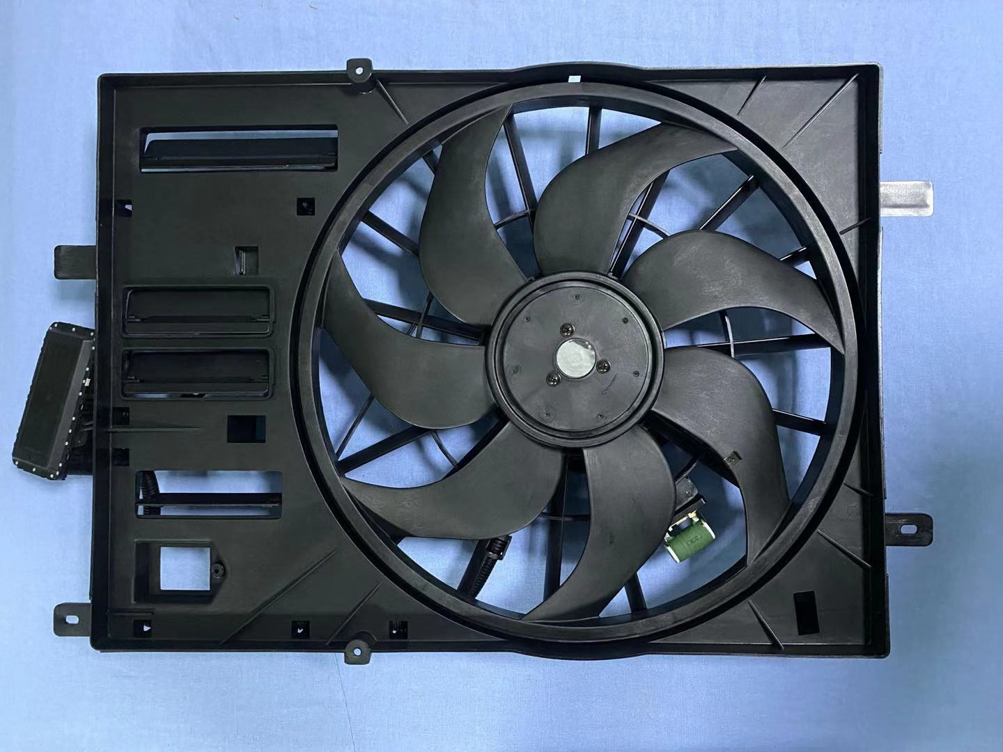 China 10043423 Automotive Electric Cooling Fans For ROEWE 550 for sale