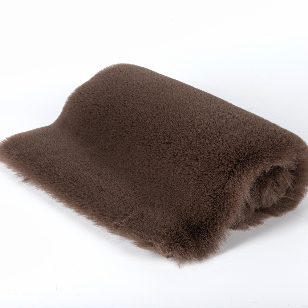 China Polyester Long Pile Faux Fur Trim Fabric for Super Soft Faux Rabbit Fur Look and Feel factory