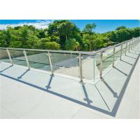 China Round Post Stainless Steel Glass Railing For Real Estate Development Companies factory