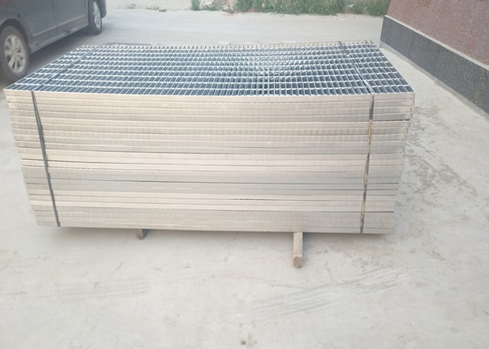 China Polished Stainless Steel Channel Drain Grates 1000mm*600mm Round Bar factory