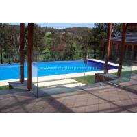 China 15mm Curved Toughened Glass Pool Fencing , Safety Decorative Pool Fencing factory