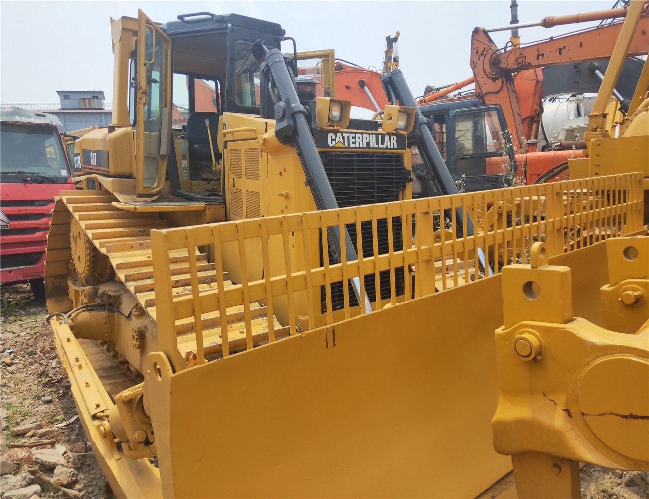 China                  Nice Used Caterpillar Crawler Dozer D7r for Sale, Secondhand Track Bulldozer Cat D7r D8r D9r Tractor Free Spare Parts After Buying              factory