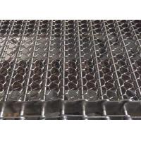 China Water Bottle Conveying Metal Chain Wire Mesh Conveyor Belt for sale