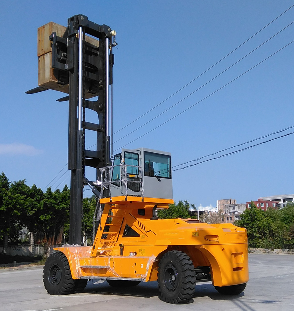 Quality High Performance 50 Ton Diesel Engine Forklift For Stations / Warehouses for sale