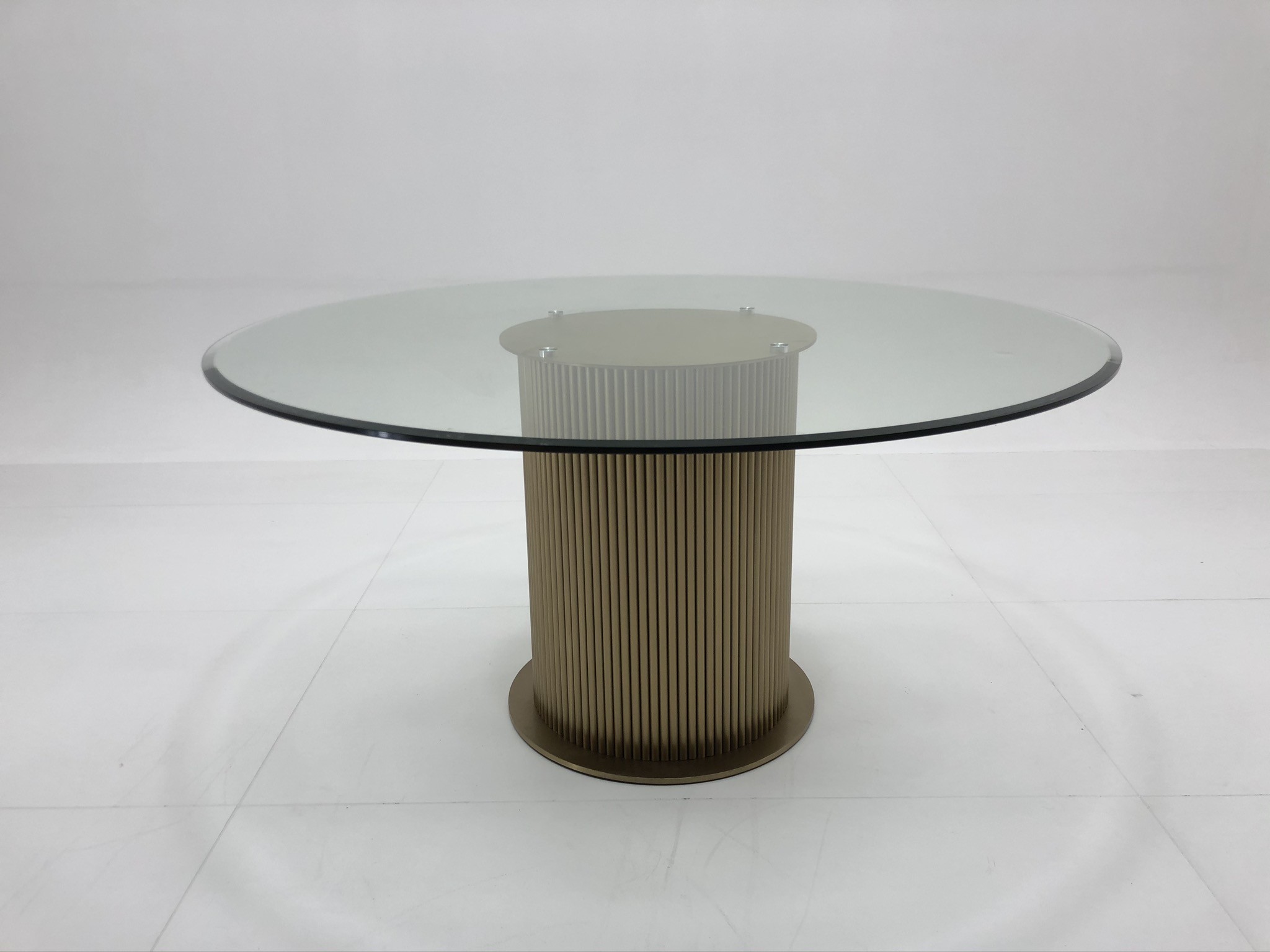 China Modern Design round glass dining table for 6 people , stainless steel leg dining room table factory