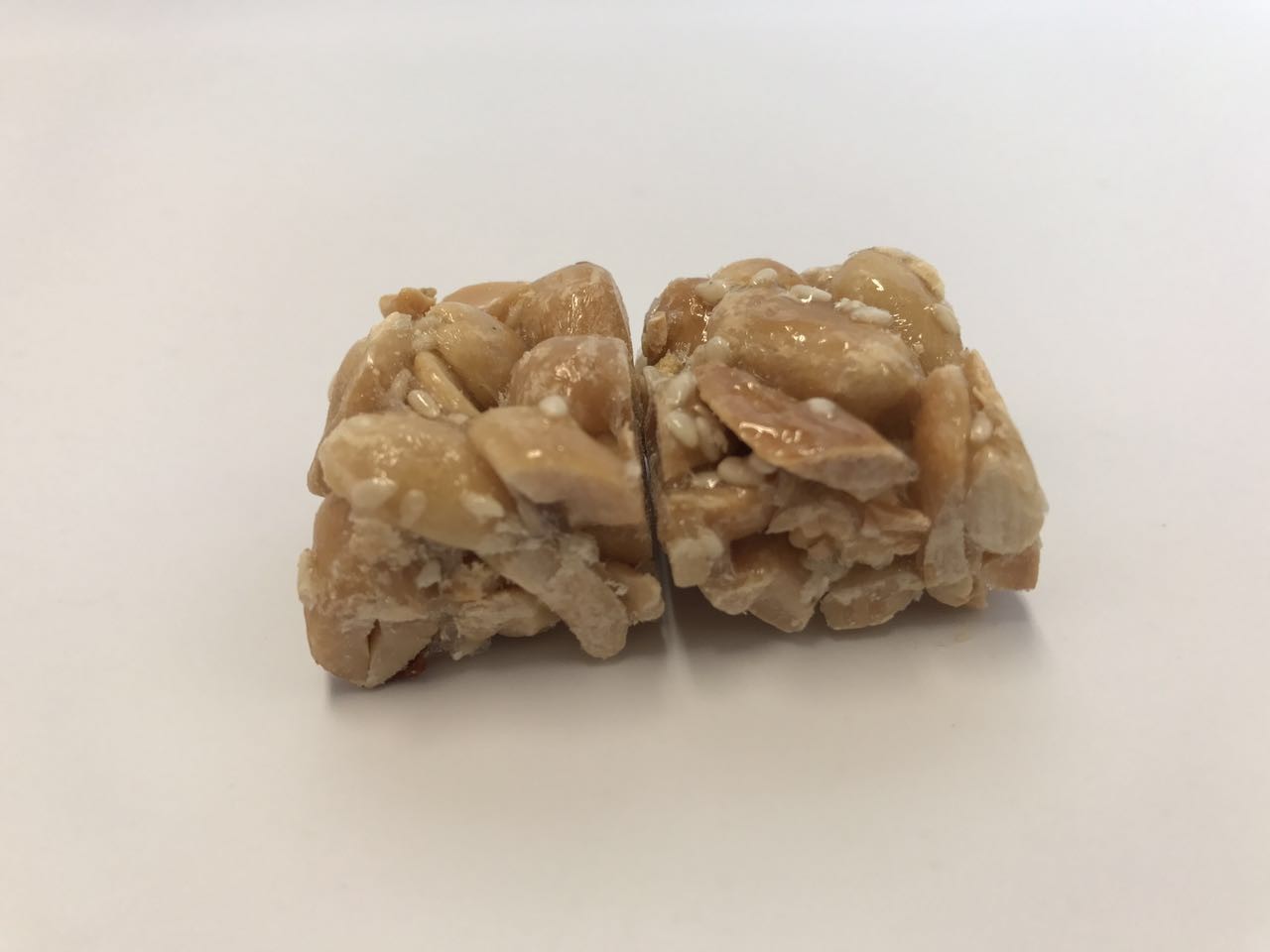 China Sugar Salt Nut Cluster Snacks , Peanut Sesame Homemade Nut Clusters Healthy Food factory