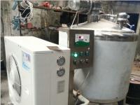 China Vertical Milk Cooling Tank 500 Ltr , 6000Kilocalorie/H Raw Milk Storage Tank factory
