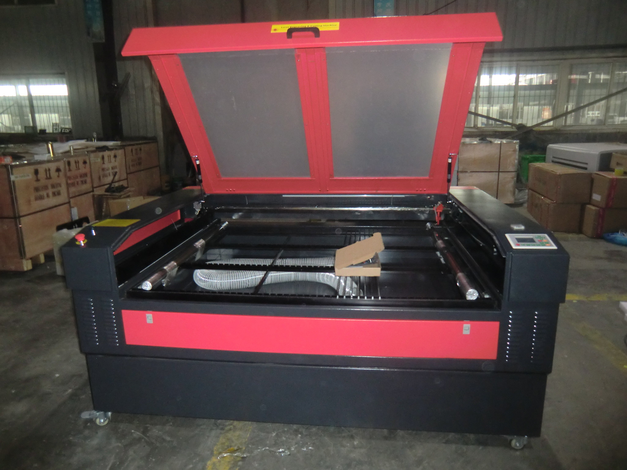 China 1390mm Co2 Laser Engraving Cutting Machine For Wood / Plastic / Acrylic factory