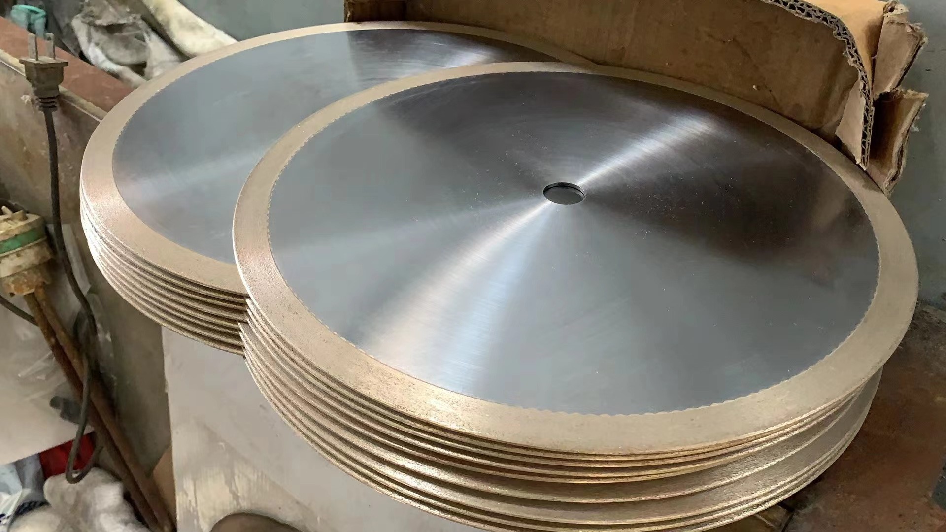 China Metal Bond Diamond Cutting Disc For Valve System Diamond Cutting Wheel factory