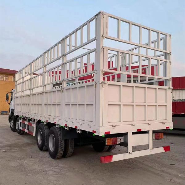 Quality Manual Transmission Used Cargo Trucks With Euro2 Emission And Capacity Of 10-50 for sale
