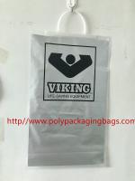 China Silver Hand - Wound Plastic Bags For Clothes Open From Handle With Snap Button factory