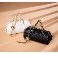 China Quilted Leather Chain Strap Bags 20cm 9.5cm 10cm Moderate Hardness for sale